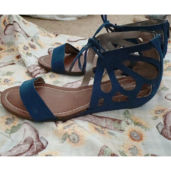 Carlos Santana Strappy Open Toe Heels - Picture 5 of 8